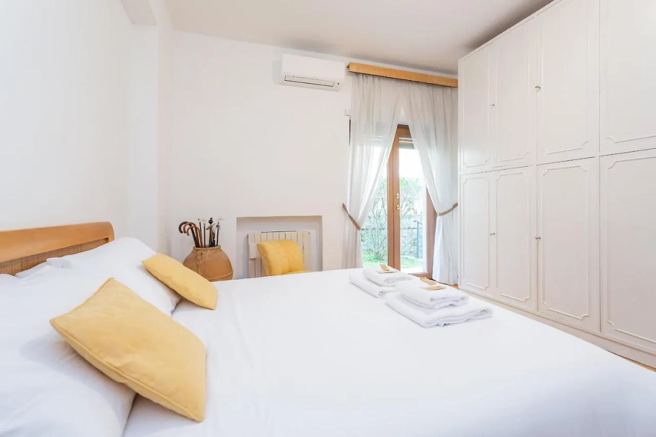 St Peters Garden 3 Bdr Apartment Rome