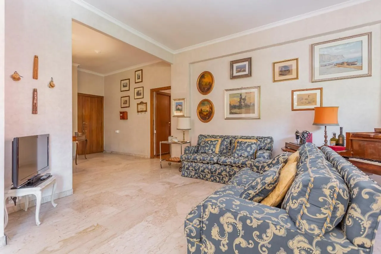 St Peters Garden 3 Bdr Apartment Rome