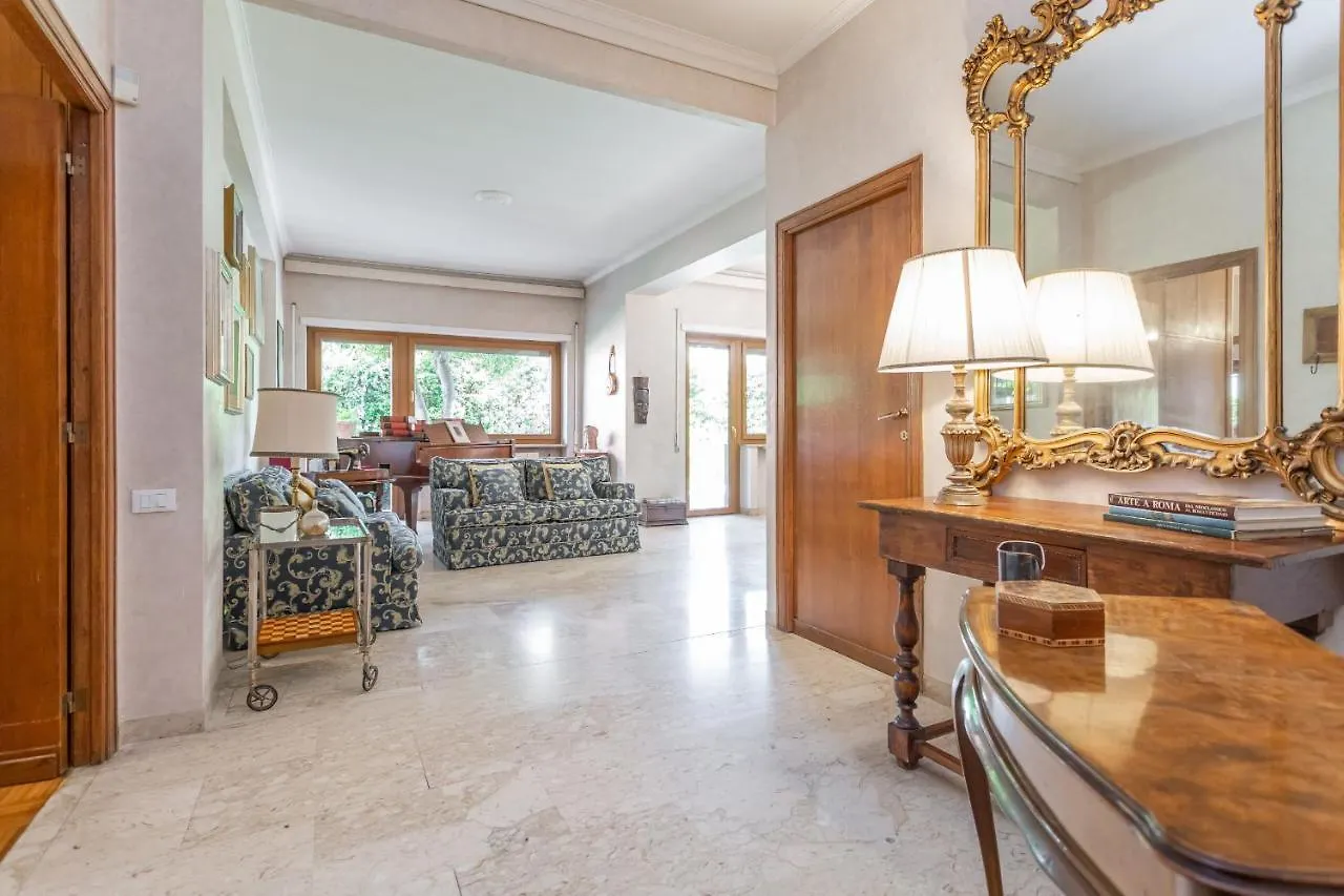 St Peters Garden 3 Bdr Apartment Rome